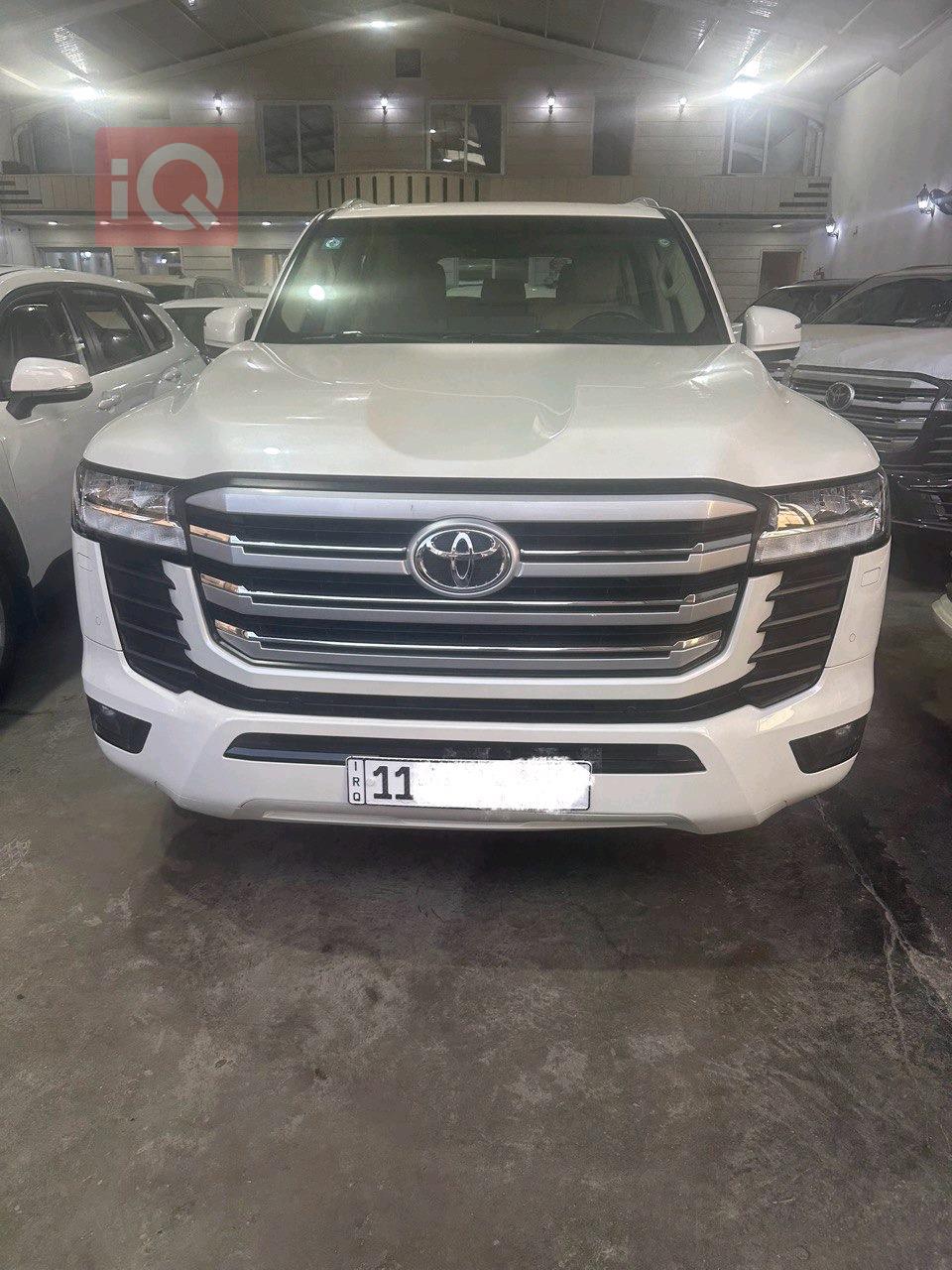 تۆیۆتا لاند کروزەر